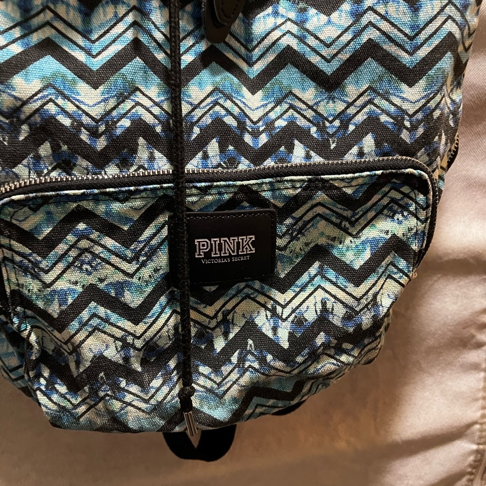 Pink Vs Backpack - image 3
